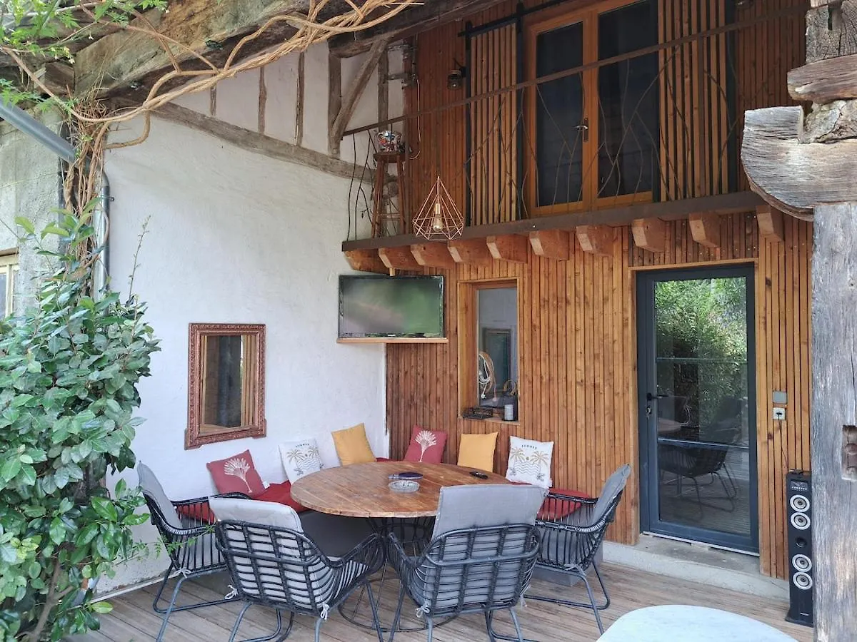 Maison Au Calme Saramon Vakantiehuis