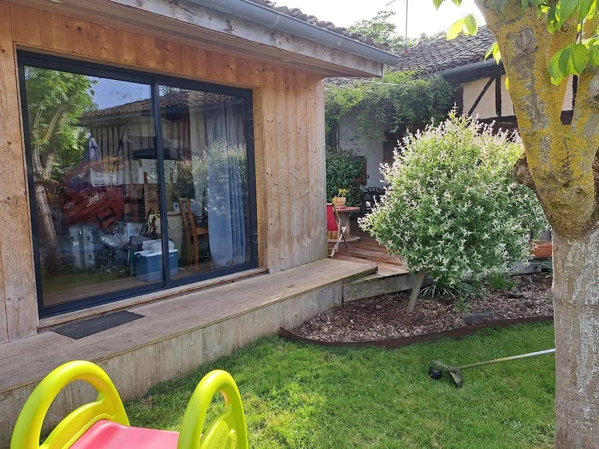 Maison Au Calme Saramon Vakantiehuis